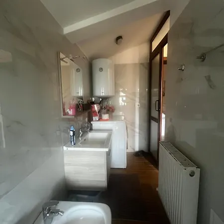 Apartment Retreat In The Centre Of Korce