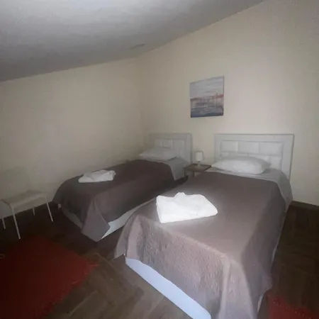 Retreat In The Centre Of