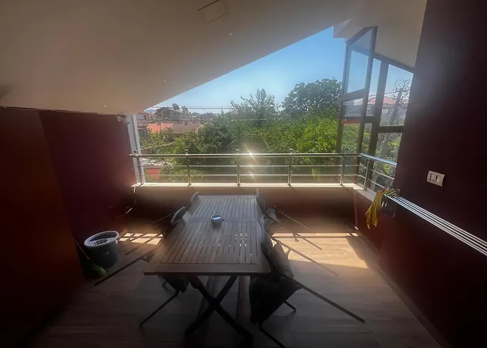 Retreat In The Centre Of * Korce
